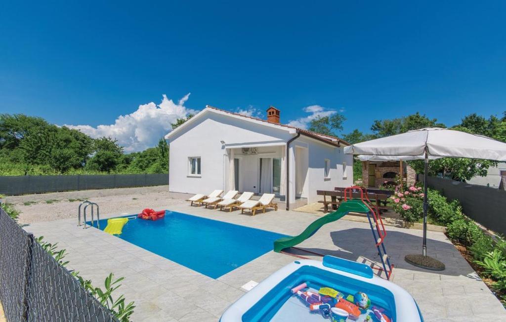 Nedeščina Vila Kristinaヴィラ エクステリア 写真
